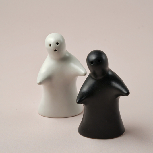 Handcrafted Ghost-Shaped Salt & Pepper Shakers – Ceramic Home Decor